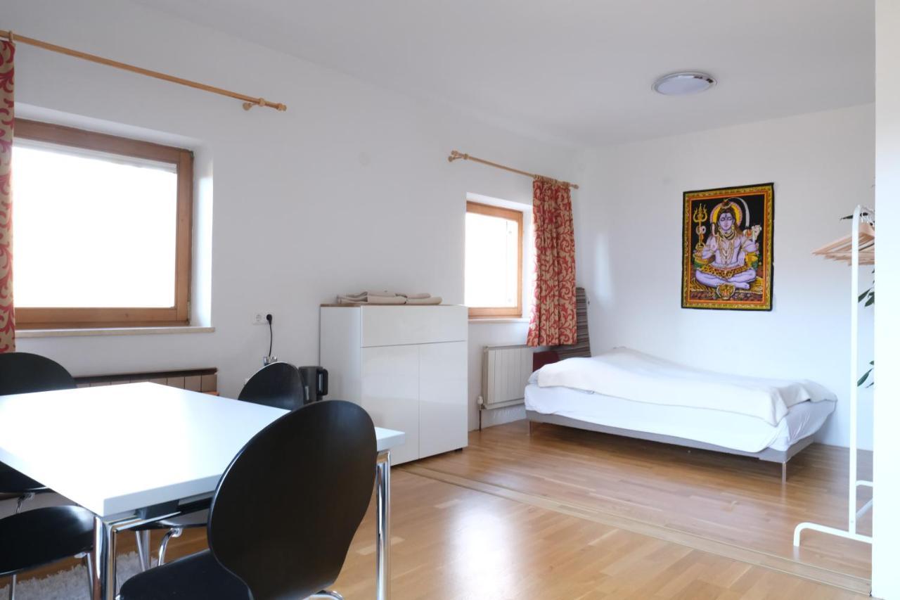 Doppelzimmer Инсбрук Екстериор снимка
